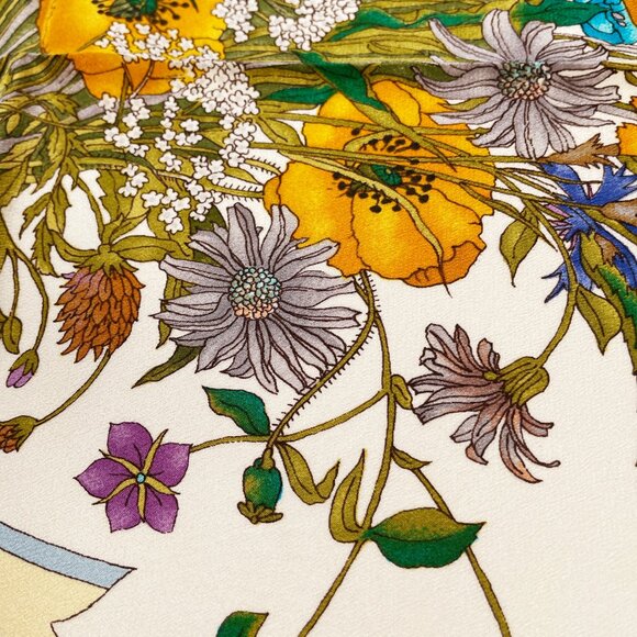 Gucci Vintage Silk Floral Bouquet Scarf Wheat Wildflowers Italy - Picture 9 of 14